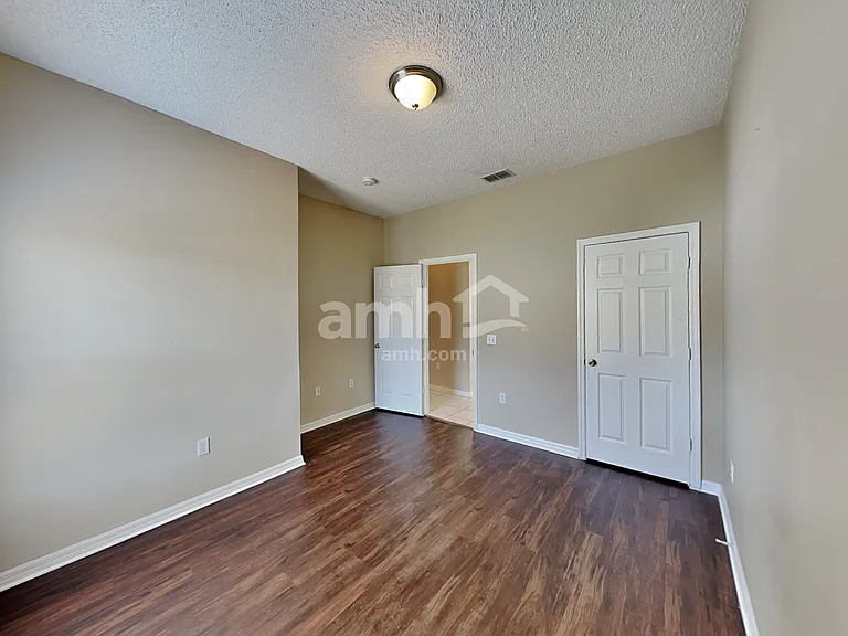2505 Sherbrook Ln — Photo 16