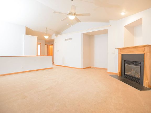 3rd image of 25214 Brynnwood Dr