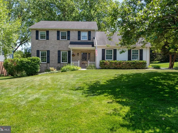 2658 Pinewood Rd, Lancaster, PA 17601