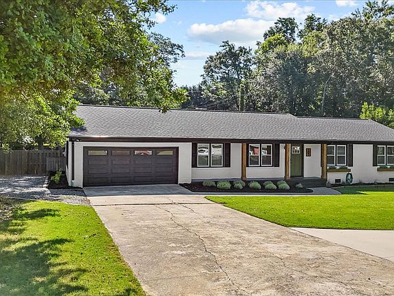 5th image of 103 Poinsettia Dr