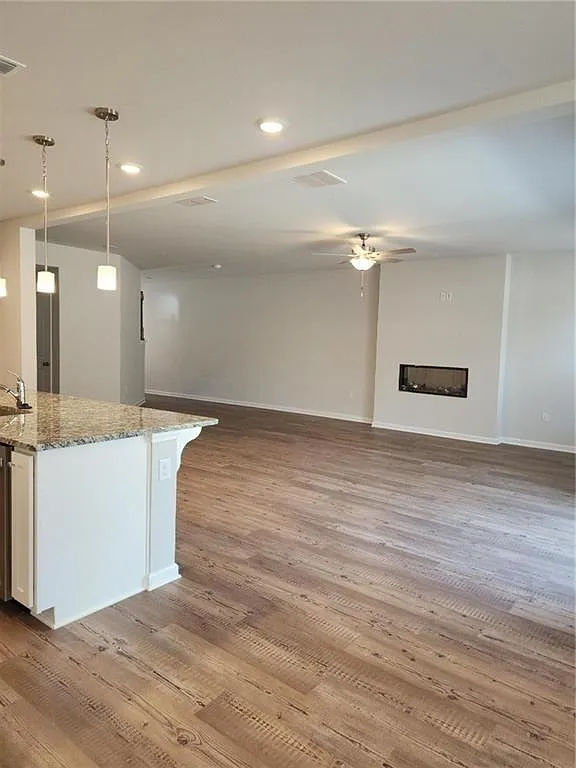 4 bed, 2.5 bath, 2579 sqft, $2,700 — Photo 4