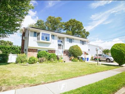 6 Waltie Court, West Babylon, NY, 11704