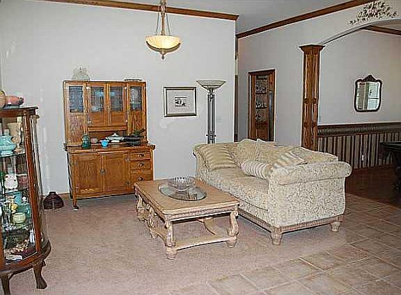 4th image of 4101 Old Pond Ct