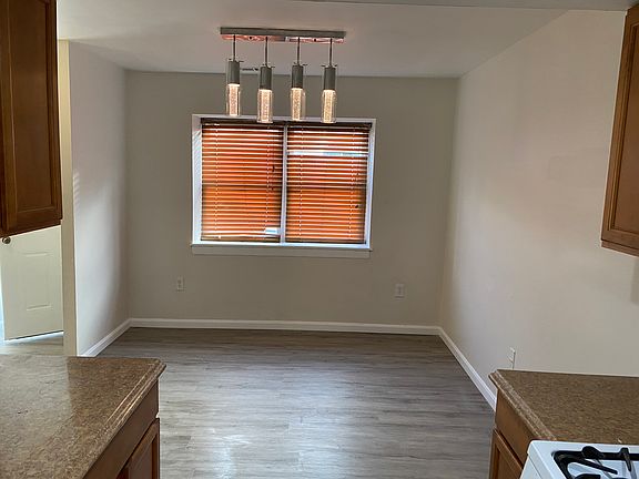2nd image of 6415 Lamplighter Rdg