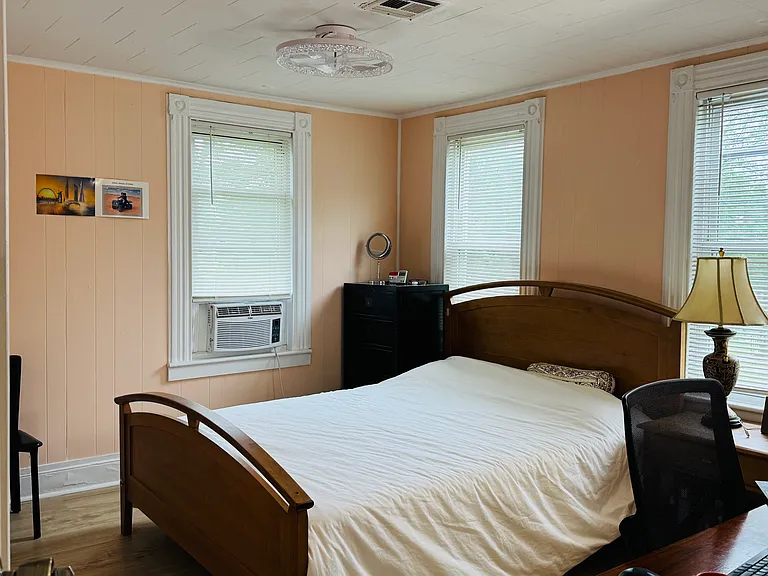 1 BR