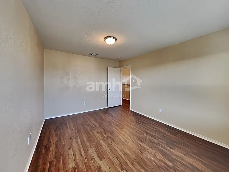 9829 Sparrow Hawk Ln — Photo 19