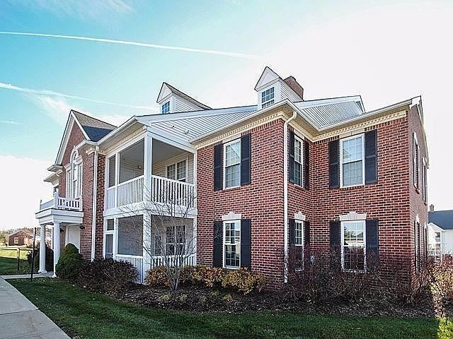 1st image of 856 W Summerfield Glen Cir
