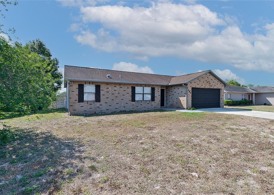 1st image of 689 Sagamore Dr
