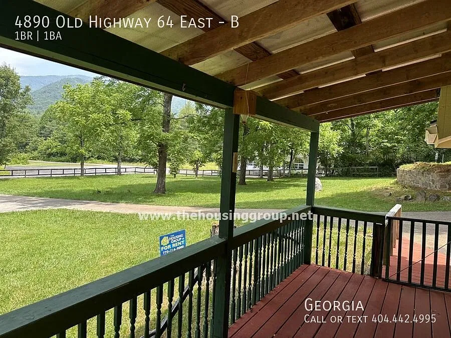 Ready Now !! Hayesville One bedroom Cottage — Photo 2