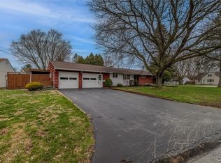 100 Augusta Dr, North Syracuse, NY 13212