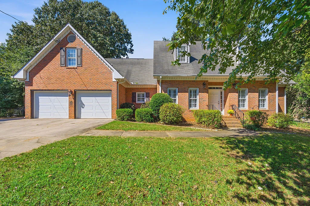 3801 Overlook Trl NW — Photo 1