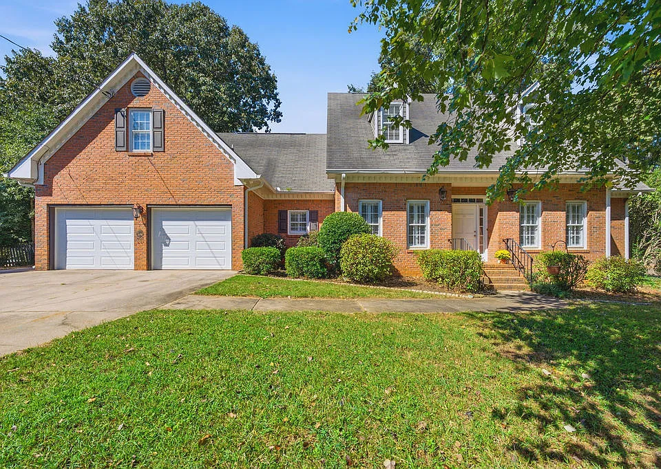 3801 Overlook Trl NW