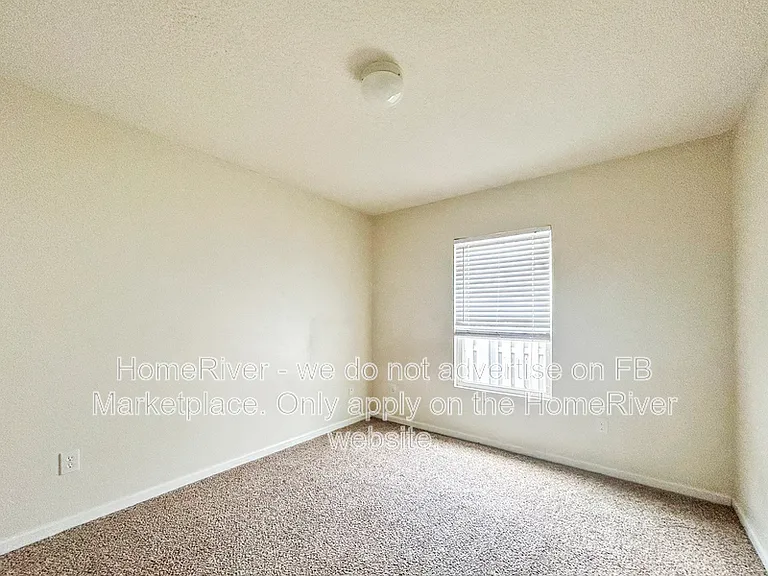 2219 Sotterley Ln — Photo 9