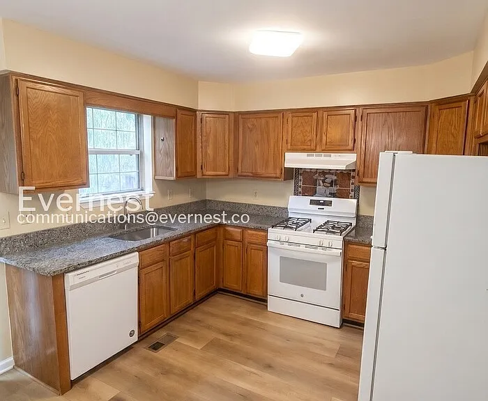 7345 Rhondda Dr — Photo 8