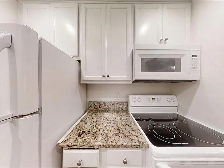 300 Johnson Ferry Rd NE #A112 — Photo 12
