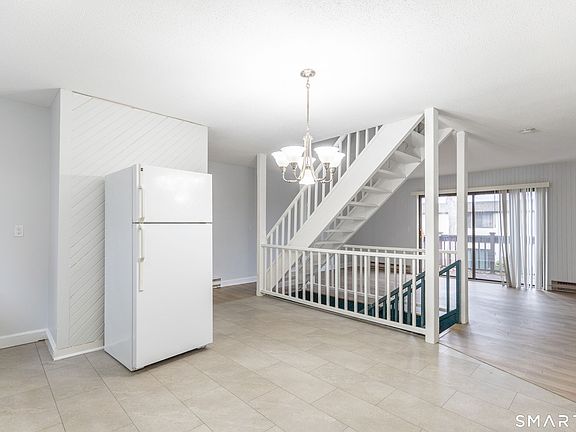 3rd image of 3 Pebblestone Circle #3