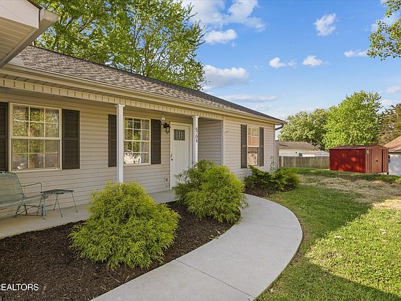 4th image of 6704 Tim Bennett Ln
