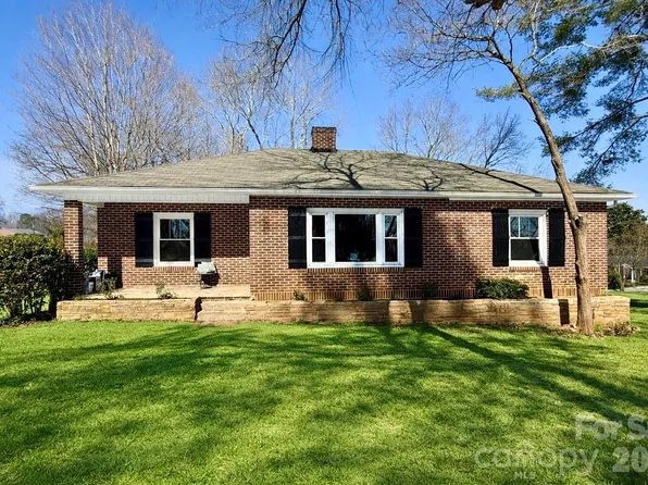 531 21st Ave NE, Hickory, NC 28601