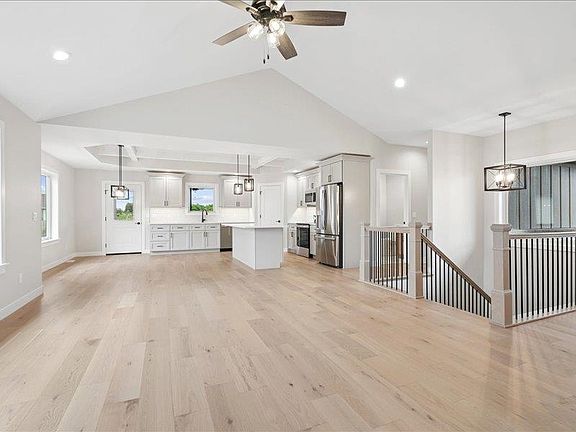 5th image of 441 Gavin Cir