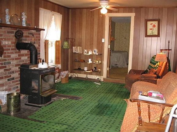 Spacious Family Room