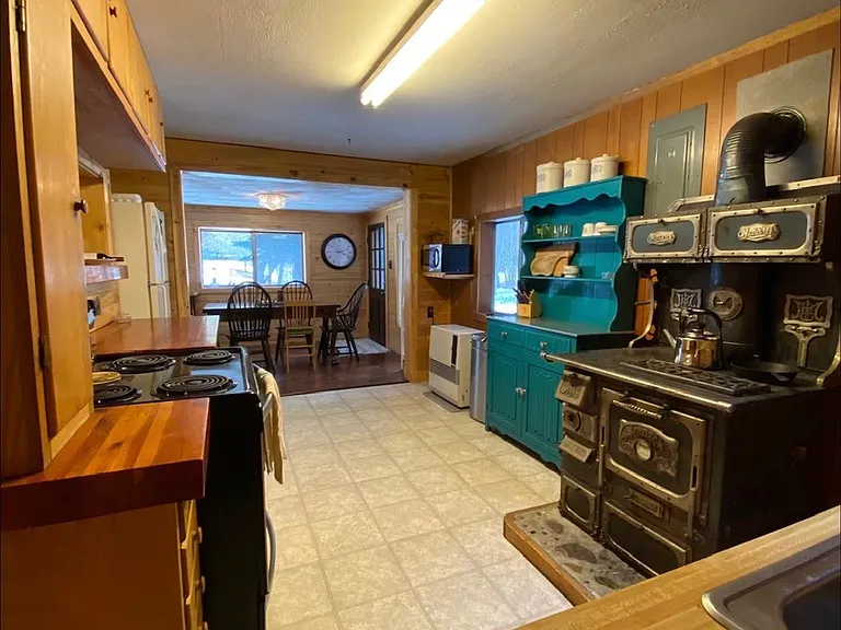 3046 Highway 93 N — Photo 12