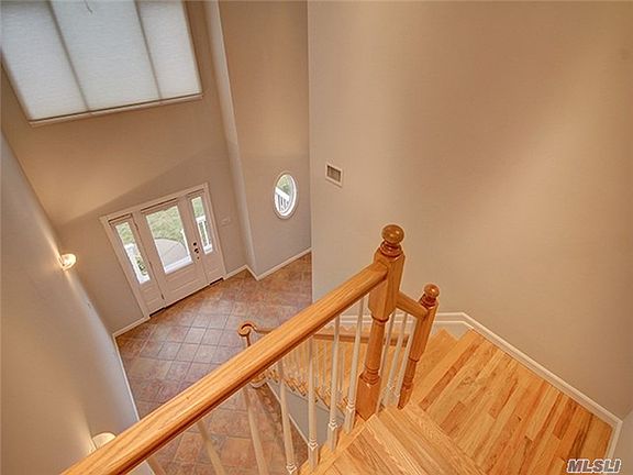 5th image of 265 W Pine St