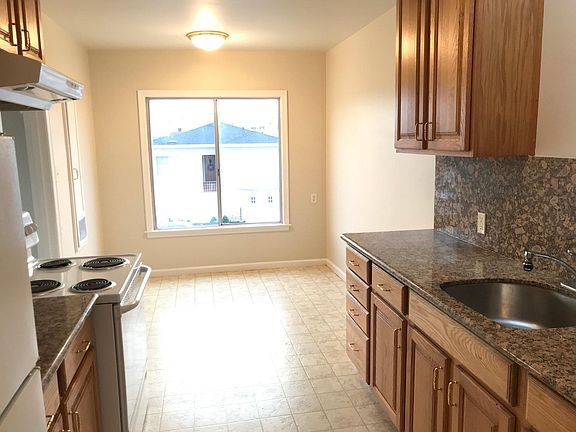 4th image of 405 Magnolia Ave