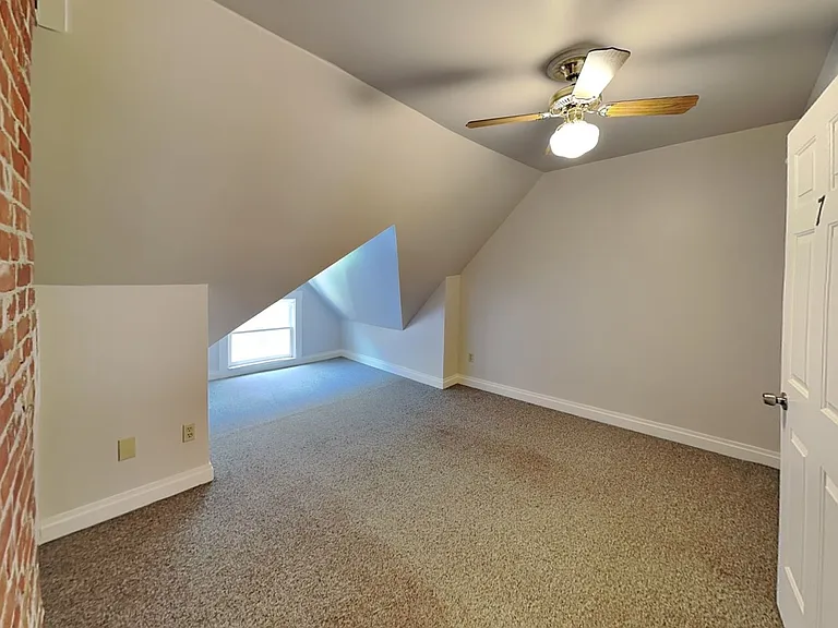 2620 J St — Photo 6