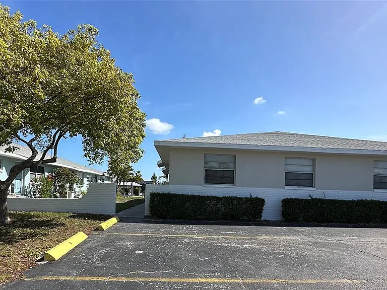 1025 Apollo Beach Blvd #D — Photo 8