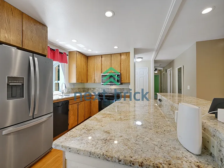 21638 SE 32nd Pl — Photo 6