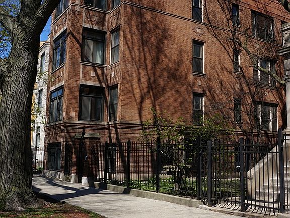 2nd image of 2427 N Kedzie Blvd #G