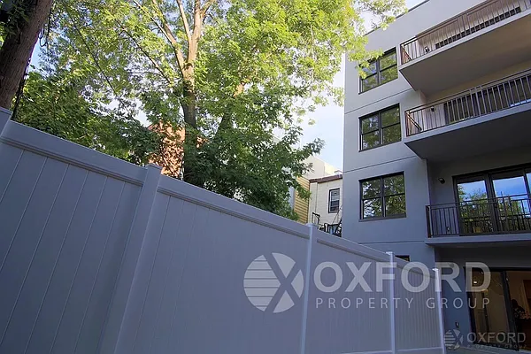 Rented by Oxford Property Group | media 25