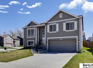 7821 N 83rd St, Omaha, NE 68122