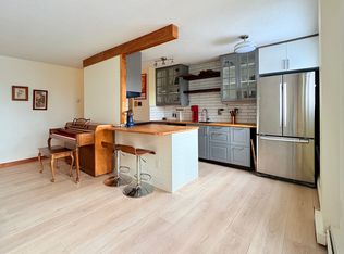313 20th Ave SW #402, Calgary, AB T2S 0E6