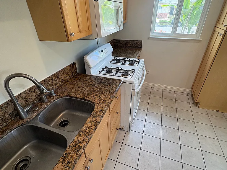16681 Lucia Ln — Photo 4