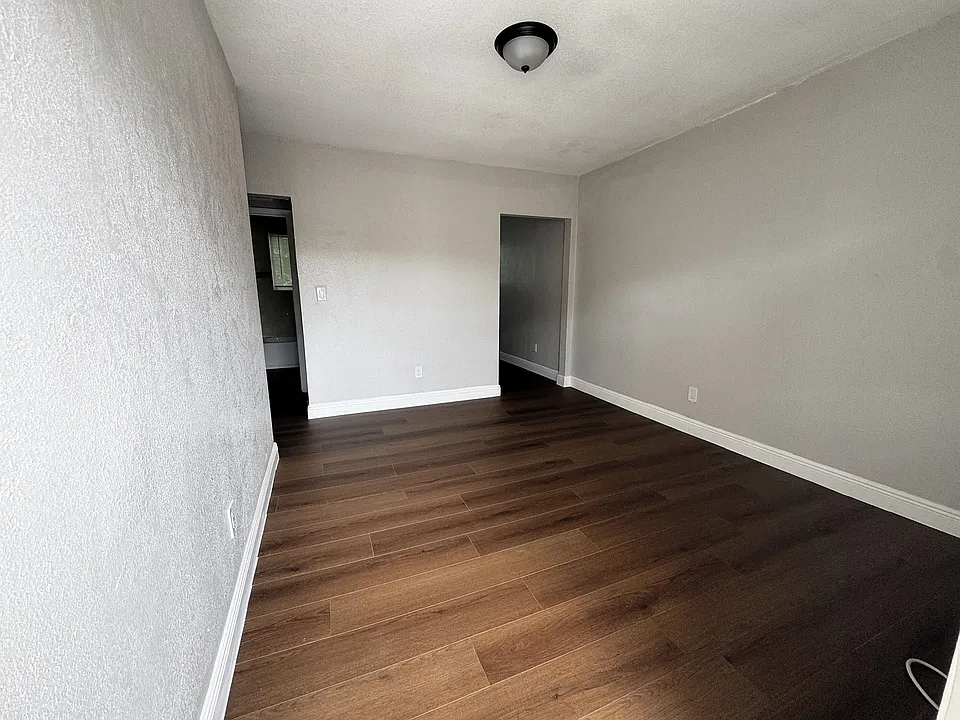 1940 Washington Ave #14