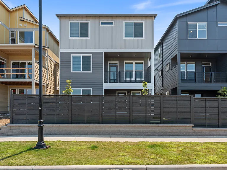 16457 NW Liberty St #1 — Photo 48