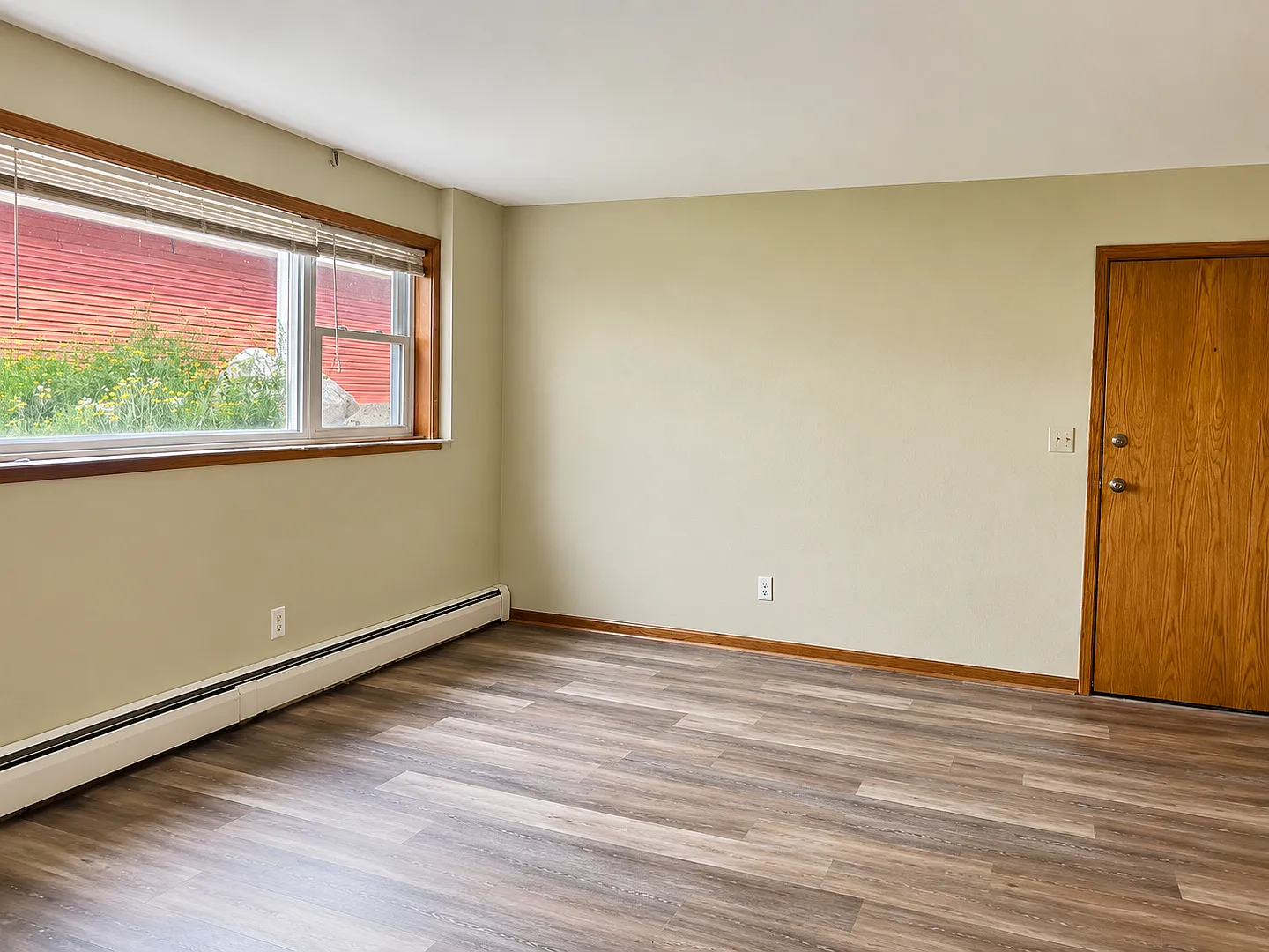 Minnesota Terrace (2513) — Photo 4