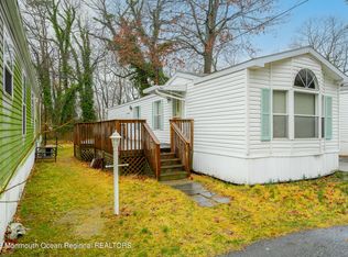 8 Circle Ct, Brick, NJ 08723