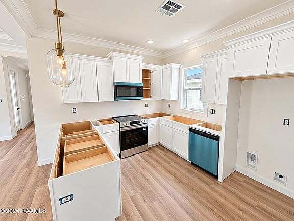 5th image of 112 Fig St