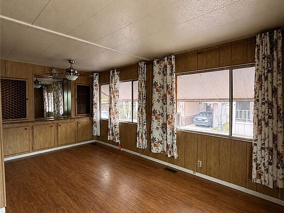 4th image of 12147 Lakeland Rd #32