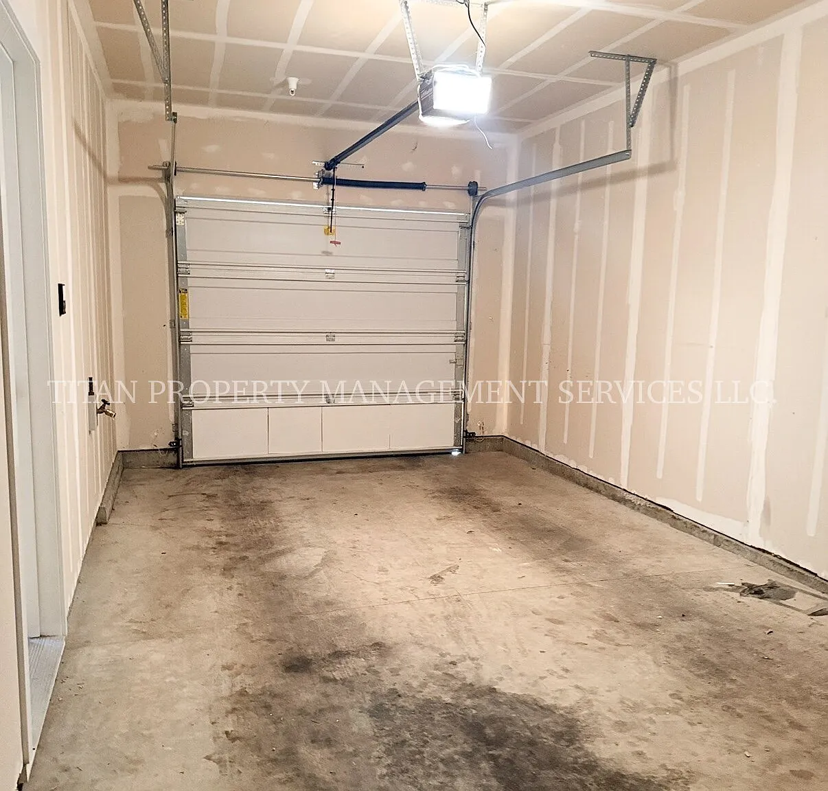 2 bed, 2.0 bath, 981 sqft, $2,195 — Photo 3