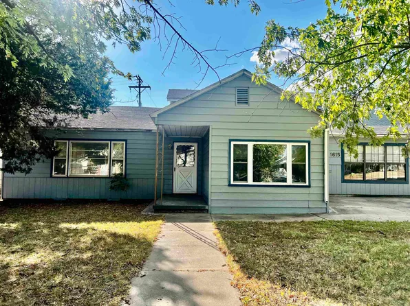1615 N 8th St, Arkansas City, KS 67005