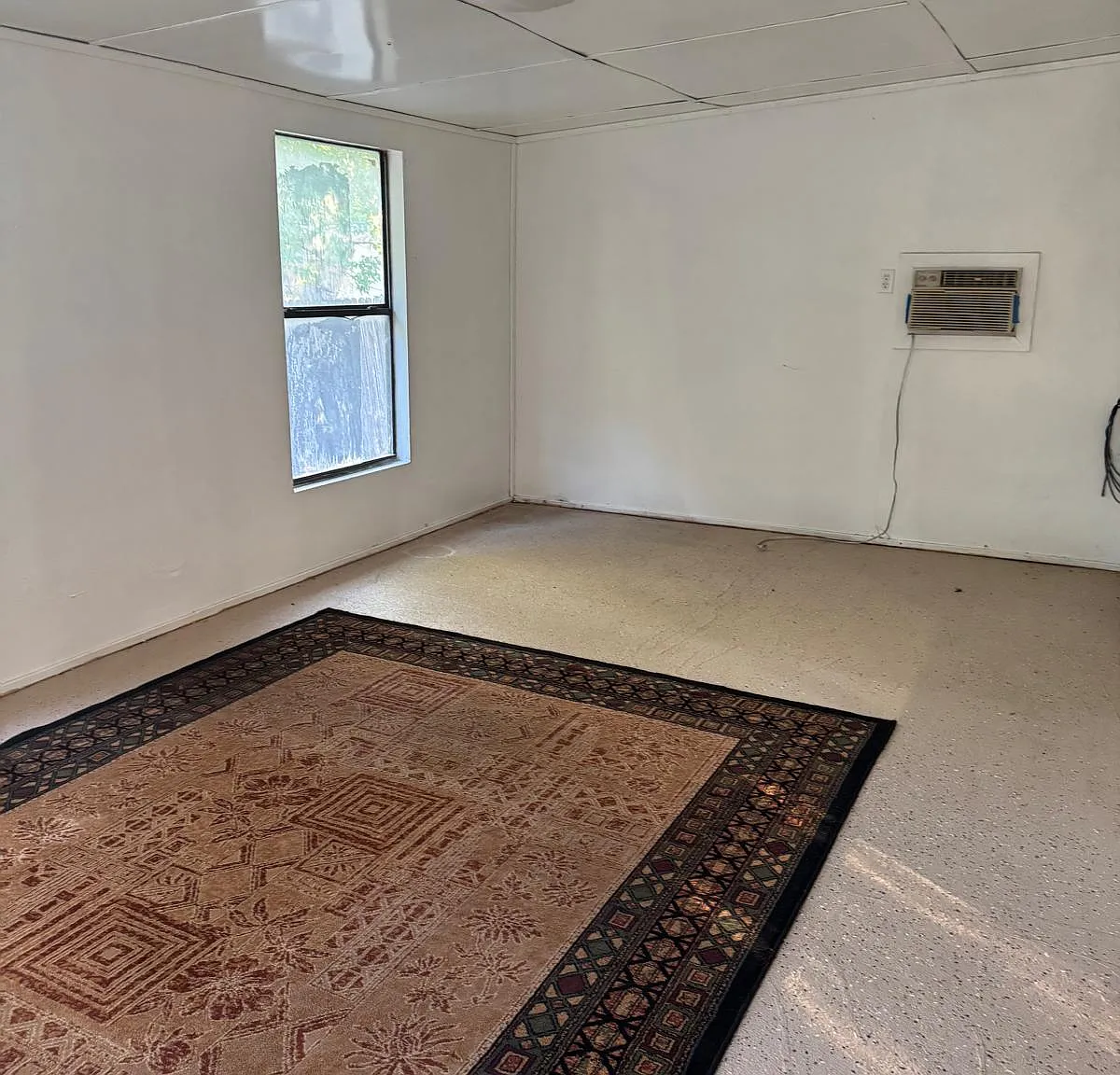 4 bed, 1484 sqft, $2,000 — Photo 2