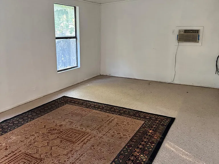 500 Island Ct — Photo 2