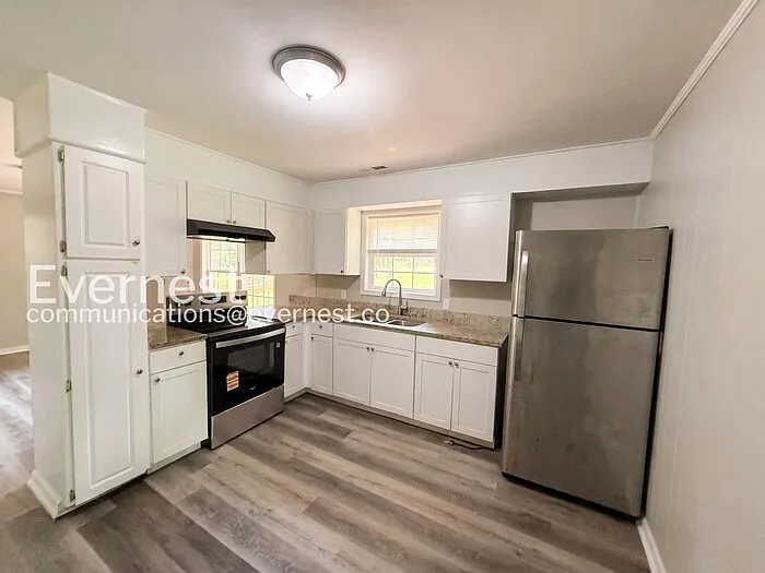 3318 Bonds Ave — Photo 4