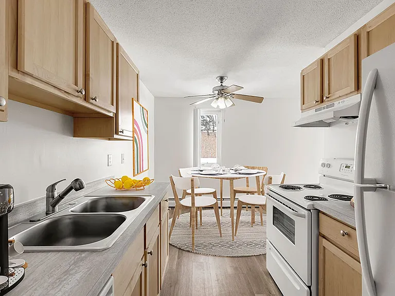 View Pointe Apartments — Photo 40