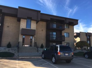 1500 Rock Run Dr #1C, Crest Hill, IL 60403