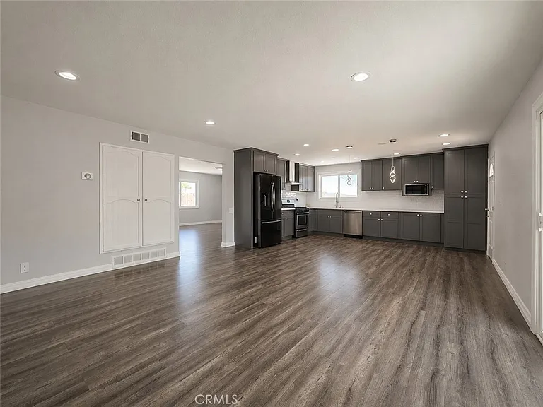 6624 Gross Ave — Photo 5
