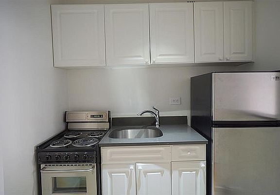 3rd image of 312 E 85th St APT 3a